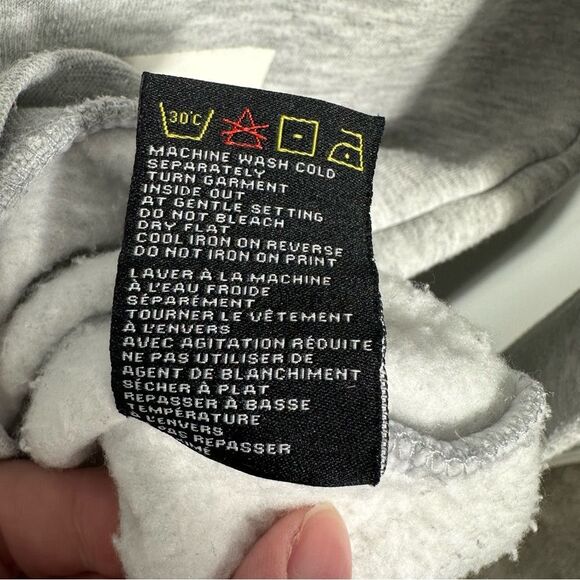 Brunette The Label 'Hey Babe' Grey Crew Neck Sweatshirt Size Small/Medium - Picture 8 of 16